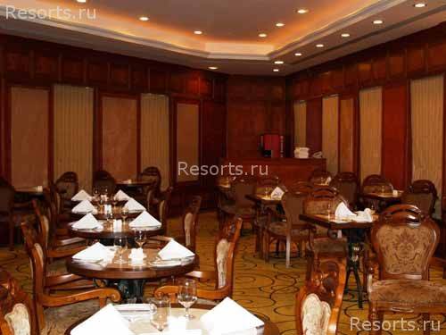 Dhow Palace Hotel 24